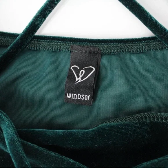 Windsor Spaghetti Strap Dark Green Velvet Dress - Picture 5 of 7